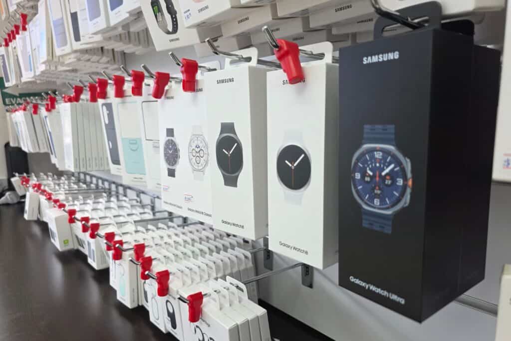 Macao Internacional, S.A. somos especialistas en la distribución mayorista de productos electrónicos y tecnología, con sede en la Zona Libre de Colón, Panamá