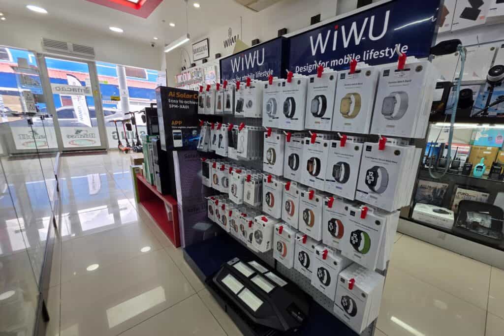 Macao Internacional, S.A. somos especialistas en la distribución mayorista de productos electrónicos y tecnología, con sede en la Zona Libre de Colón, Panamá