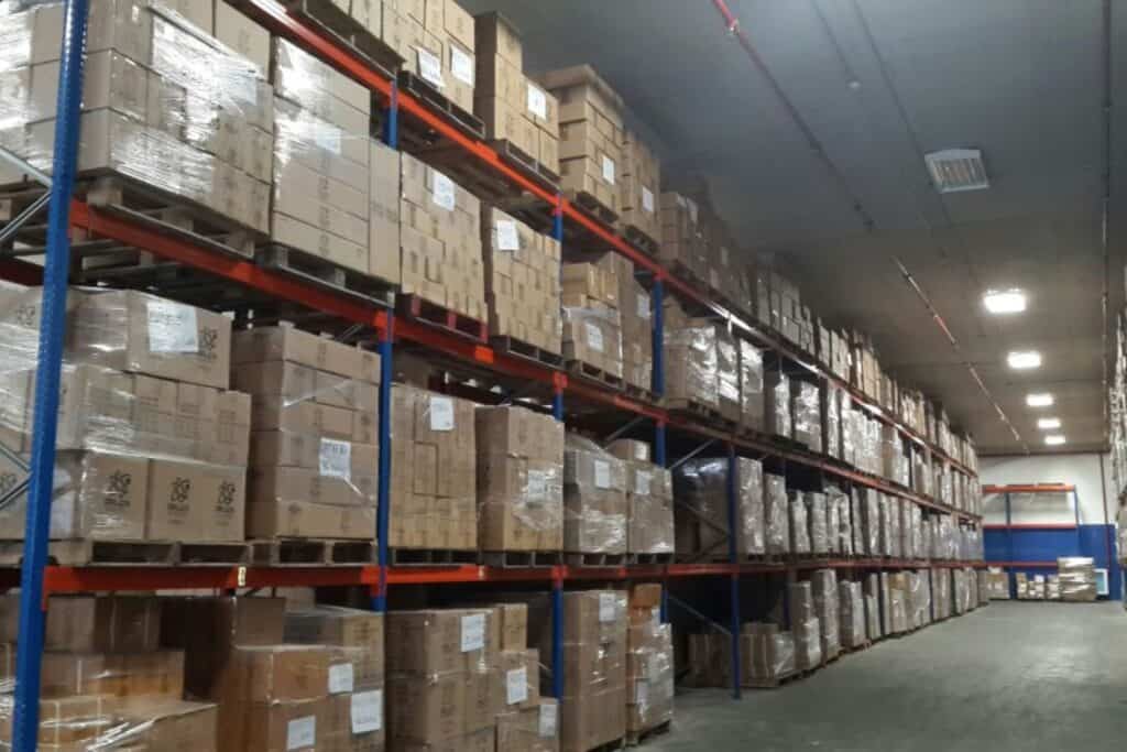 Sel International S.A. es una empresa con más de 30 años de experiencia en el sector eléctrico, especializada en la importación y distribución mayorista de iluminación, lámparas y materiales eléctricos desde la Zona Libre de Colón y Ciudad de Panamá.