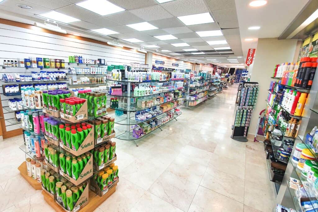 Mays Zona Libre S.A. es una empresa con más de 40 años de trayectoria en la Zona Libre de Colón,
