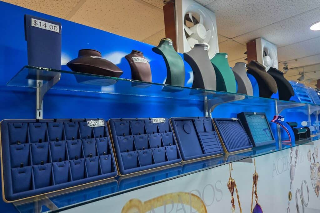 Beta Trading internacional distribuye accesorios de plata 925, goldfield de 18K y Acero 316 desde la Zona Libre de Colon