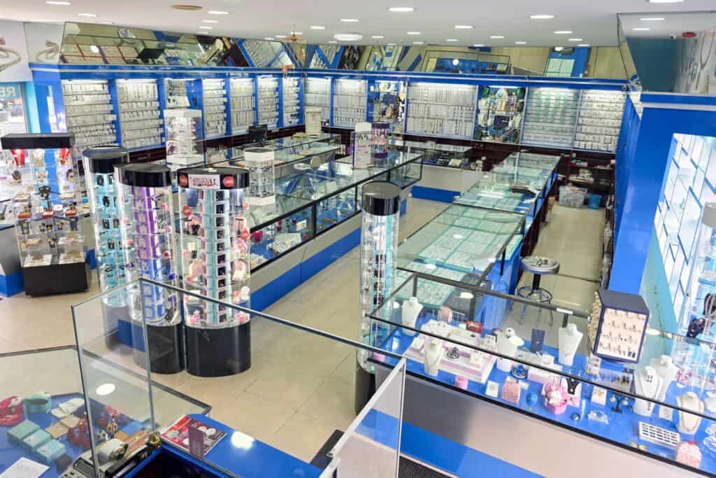 Beta Trading internacional distribuye accesorios de plata 925, goldfield de 18K y Acero 316 desde la Zona Libre de Colon