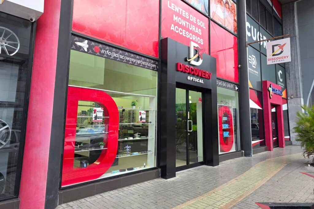 Discovery Optical Fachada en la Zona Libre de Colón, República de Panamá
