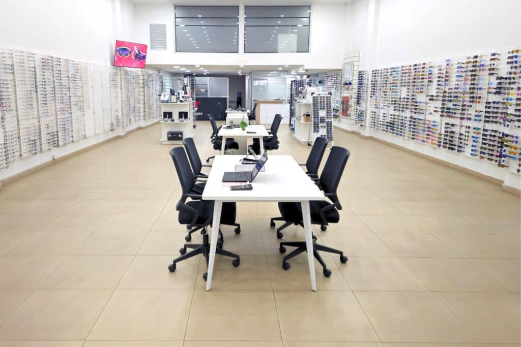 Discovery Optical Fachada en la Zona Libre de Colón, República de Panamá