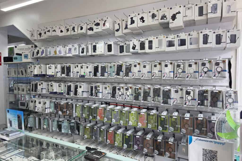 Macao Internacional, S.A. somos especialistas en la distribución mayorista de productos electrónicos y tecnología, con sede en la Zona Libre de Colón, Panamá