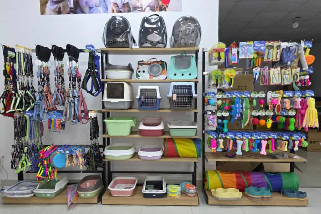 BP Connecting World S.A. es un proveedor mayorista con sede en la Zona Libre de Colón, especializado en la importación y distribución al por mayor de productos electrónicos, iluminación solar, parlantes y bocinas, radios portátiles, ventiladores recargables, accesorios para celulares y computadoras, artículos para el hogar, balones deportivos y bolsas de regalo.