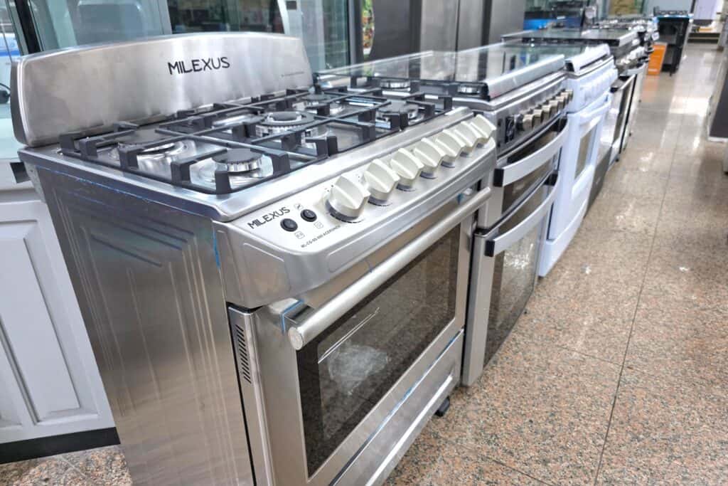 Faith Exp, S.A. es una empresa familiar con más de 100 años de trayectoria en Colón y más de 40 años establecida en la Zona Libre de Colón, Panamá.